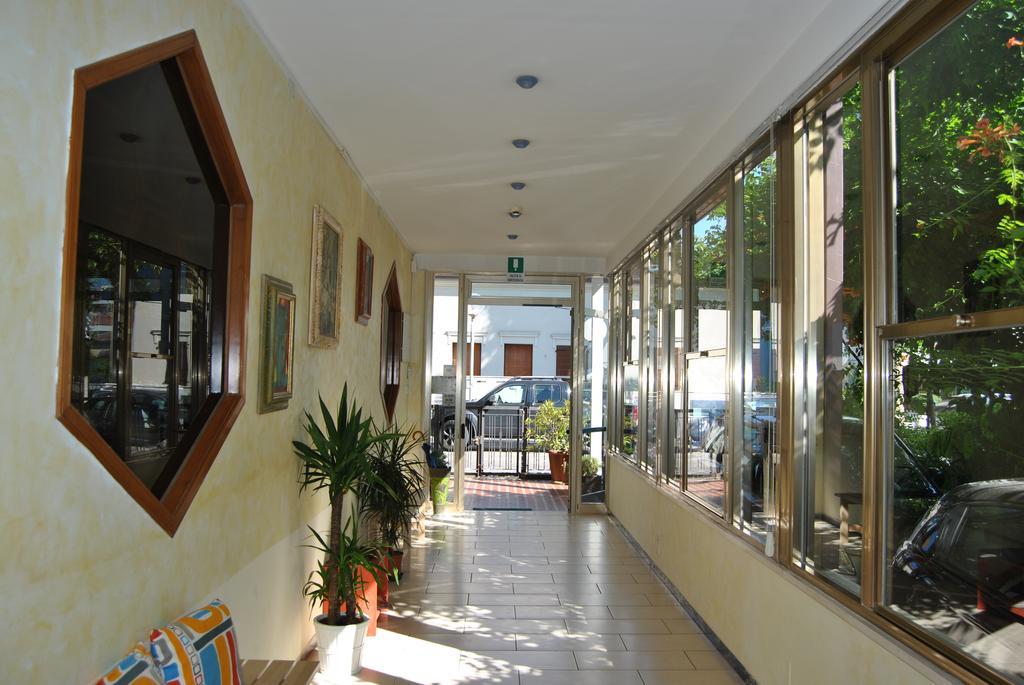 Le Aromatiche B&B Viserbella di Rimini Екстер'єр фото