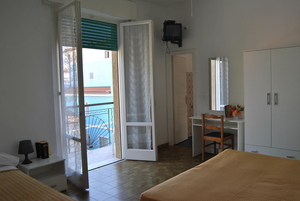 Le Aromatiche B&B Viserbella di Rimini Екстер'єр фото