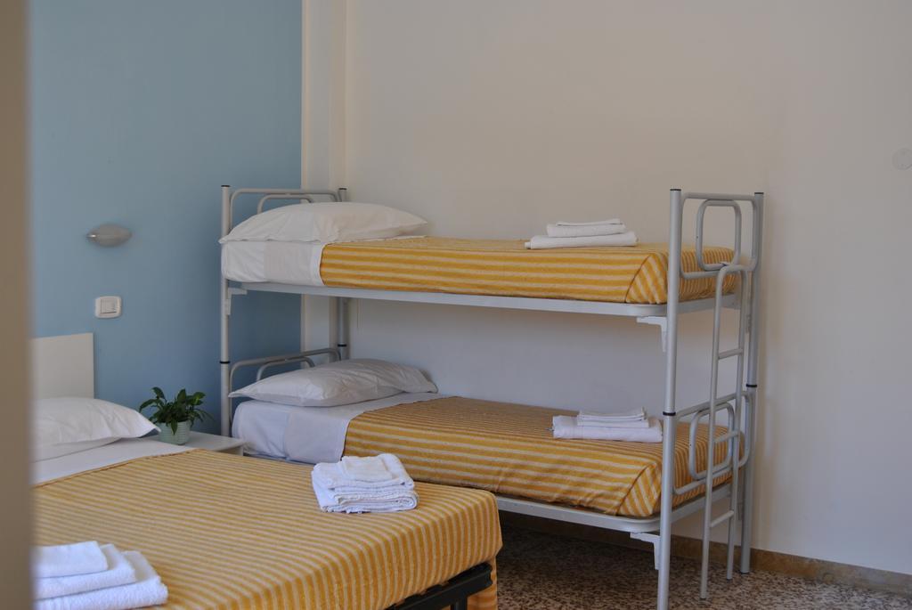 Le Aromatiche B&B Viserbella di Rimini Екстер'єр фото