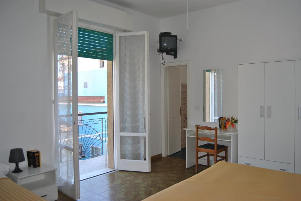Le Aromatiche B&B Viserbella di Rimini Екстер'єр фото